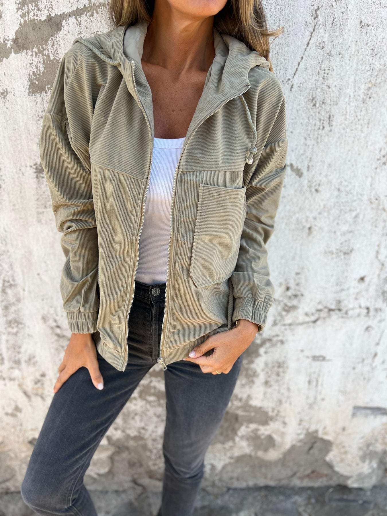 Sophie Mid-Season Jacket – Corduroy Jacket with Adjustable Hood & Versatile Design