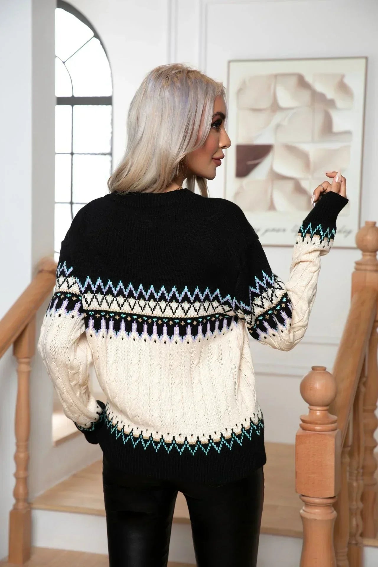 Samira Sweater Woman – Elegant Norwegian Sweater in Warm Knit with Geometric Patterns
