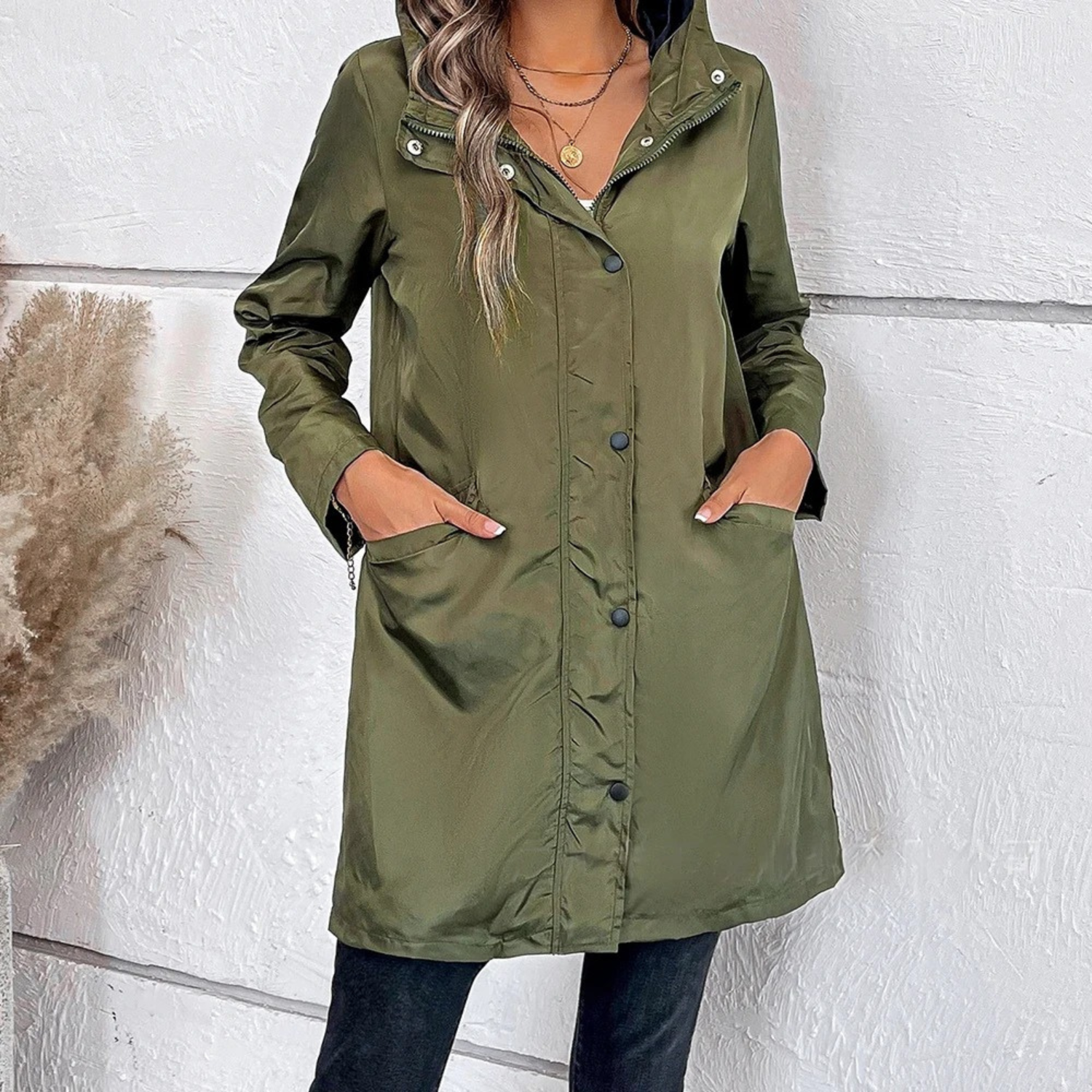 Arya Women's Windbreaker Jacket – Lightweight Waterproof with Hood & Practical Pockets