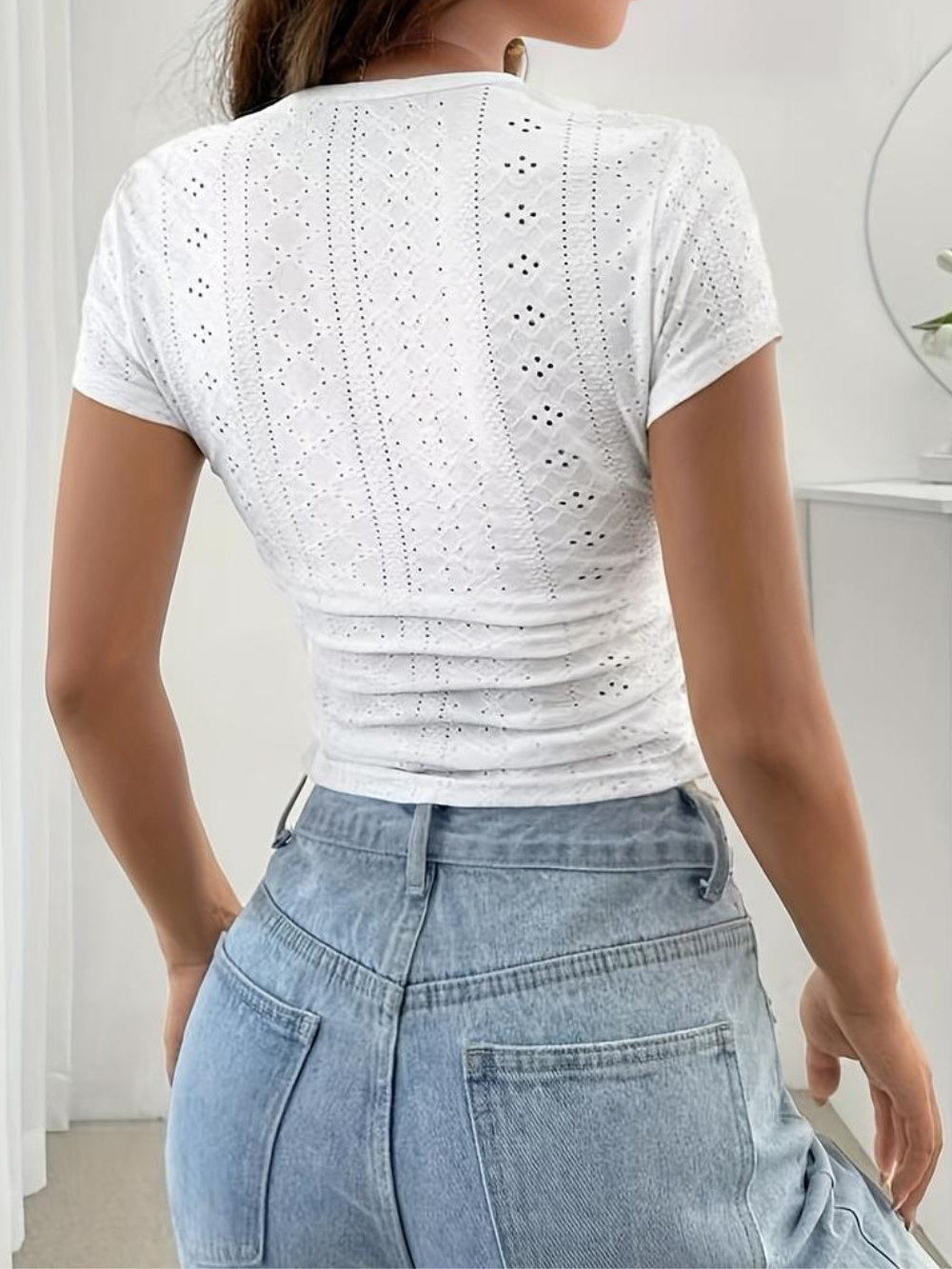 Charlie T-shirt Woman – Minimalist Breathable T-shirt with Flattering Cut and Premium Quality