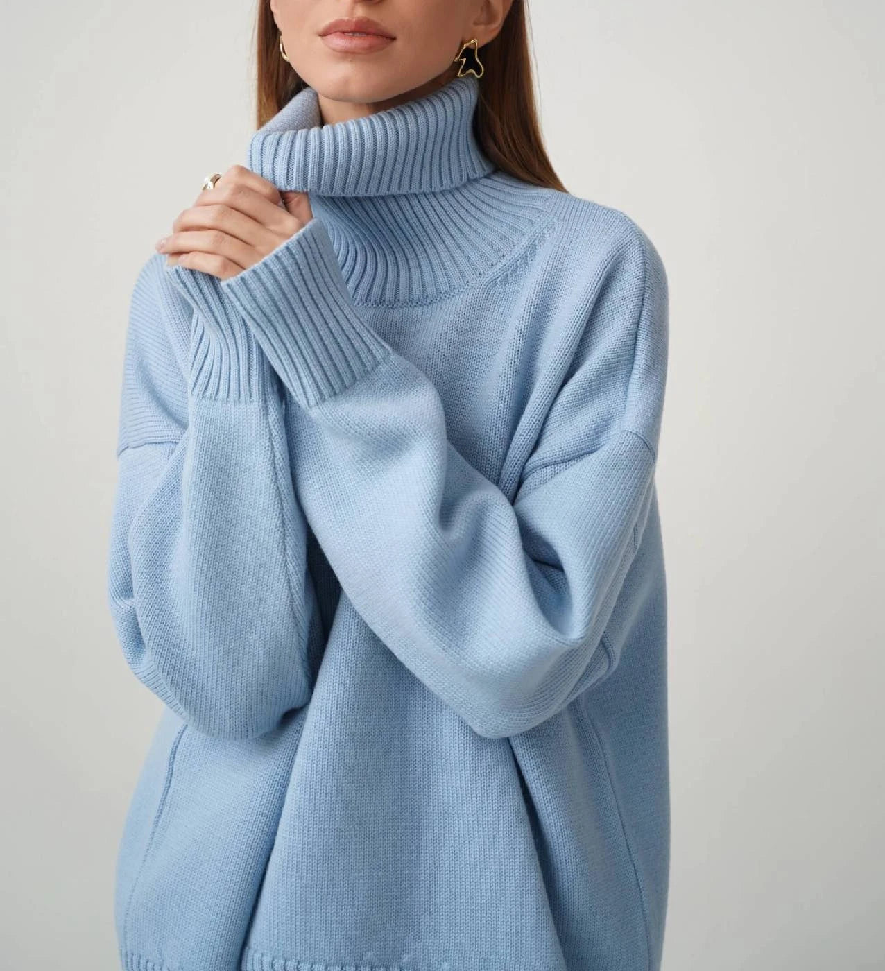 Elise Oversized Turtleneck Sweater for Women – Soft and Warm Knit Sweater with Timeless Style
