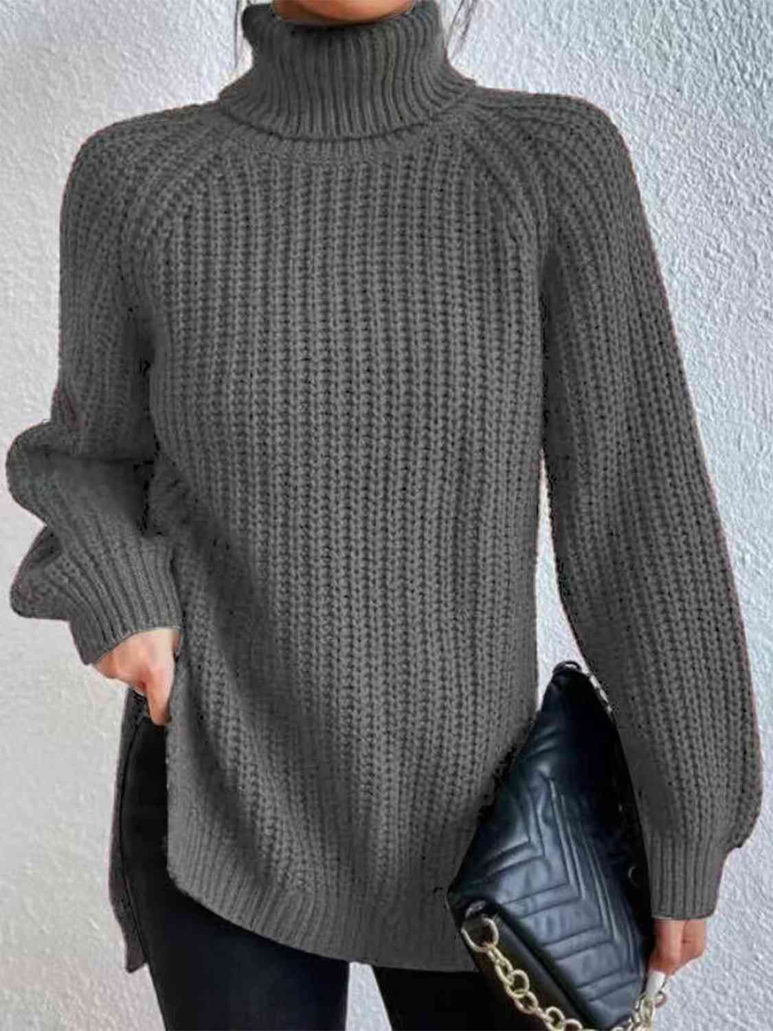 Angela Pull Woman – Ribbed Turtleneck Sweater with Chic Side Slit for Elegant Autumn/Winter