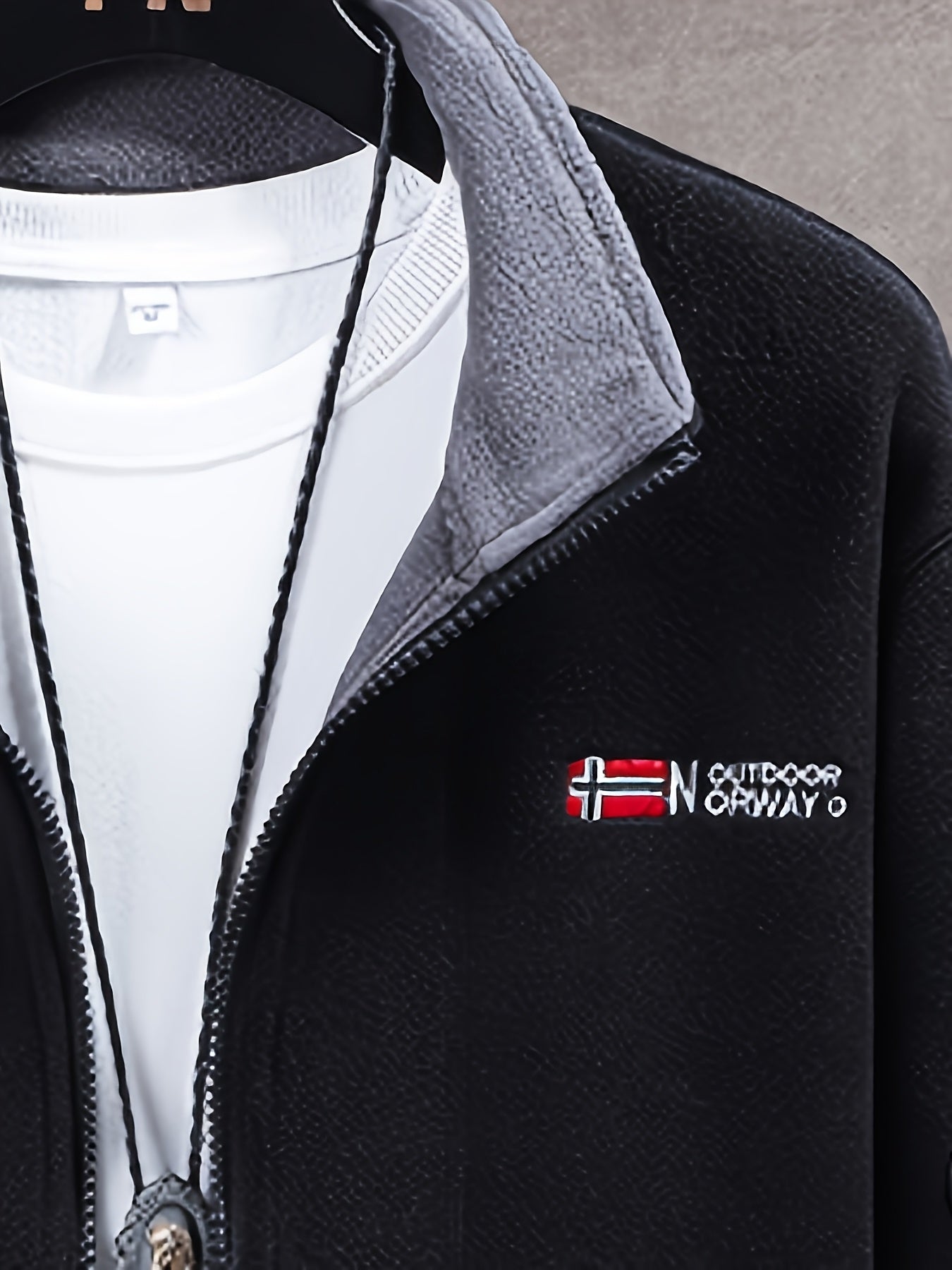 Julius Veste Polaire Outdoor Homme – Soft, Warm & Light with Protective Collar