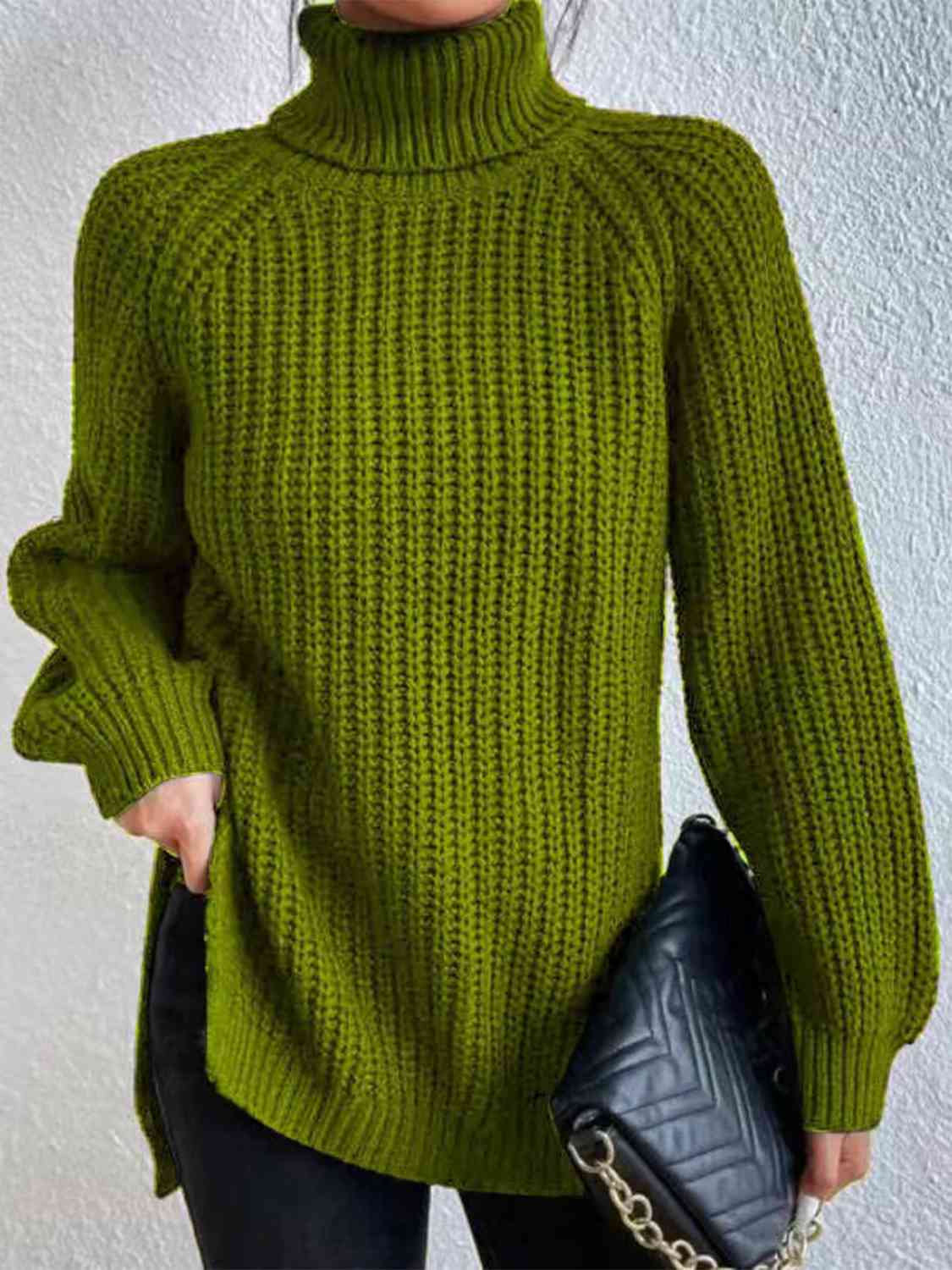 Angela Pull Woman – Ribbed Turtleneck Sweater with Chic Side Slit for Elegant Autumn/Winter