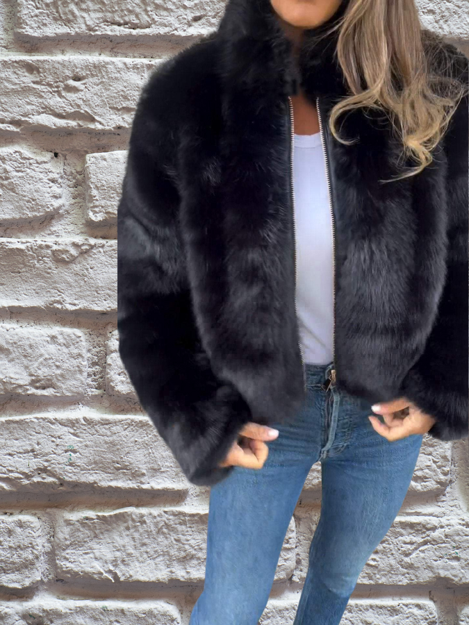 Hiya Short faux fur jacket for women – Chic coat with zipper closure with fur details & warm and comfortable fit