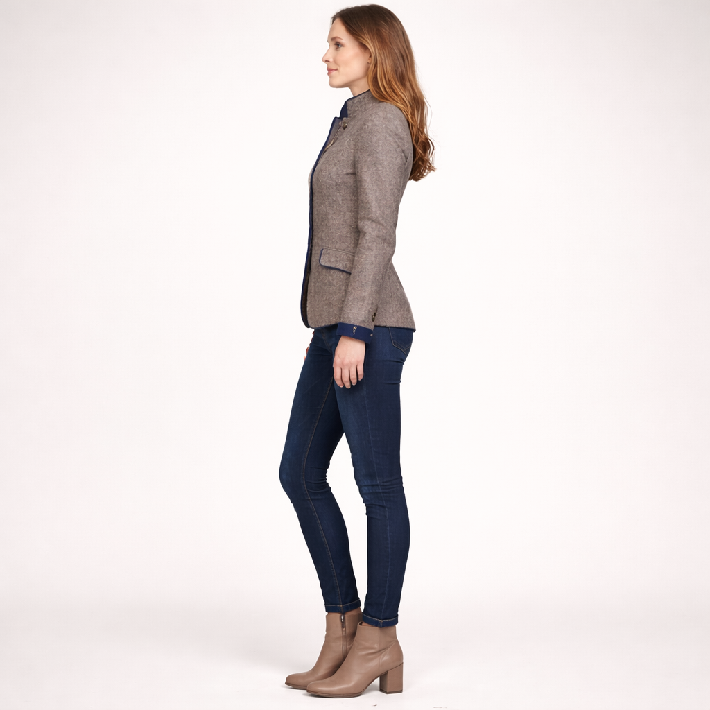 Women’s Tailored Short Blazer with Stand Collar – Smart Casual Layer
