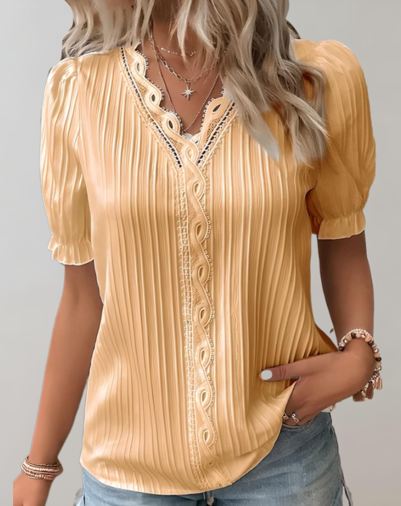 Kehlani Blouse Woman – Chic Pleated Blouse with Subtle Details & Elegant Casual Style