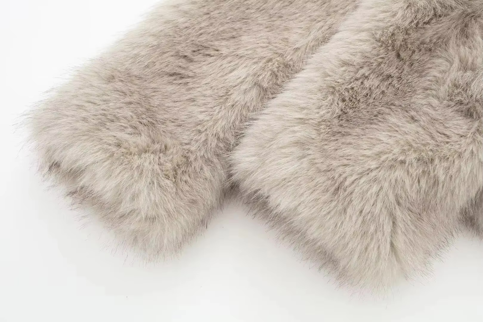 Liliana Manteau Luxe Femme – Ultra-Soft Faux Fur Coat with Elegant Style for Winter