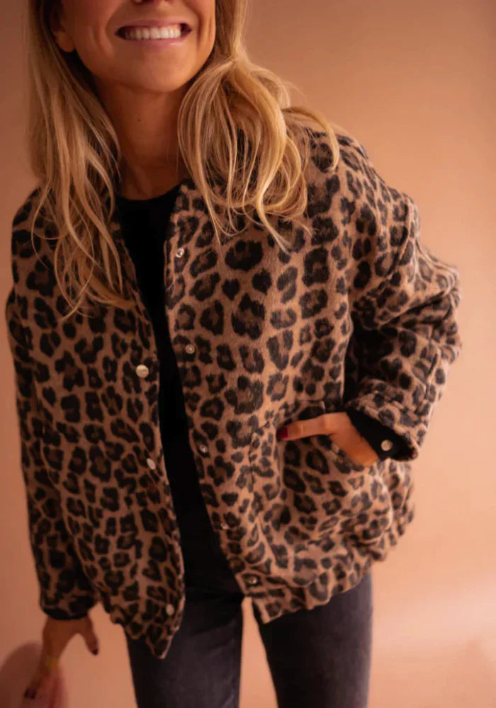 Valeria Women's Jacket – Elegant Leopard Jacket with Animal Print & Comfortable Fit