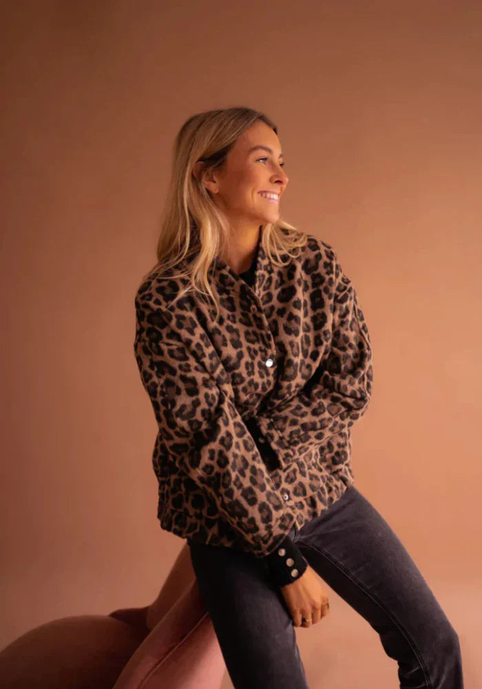 Valeria Women's Jacket – Elegant Leopard Jacket with Animal Print & Comfortable Fit