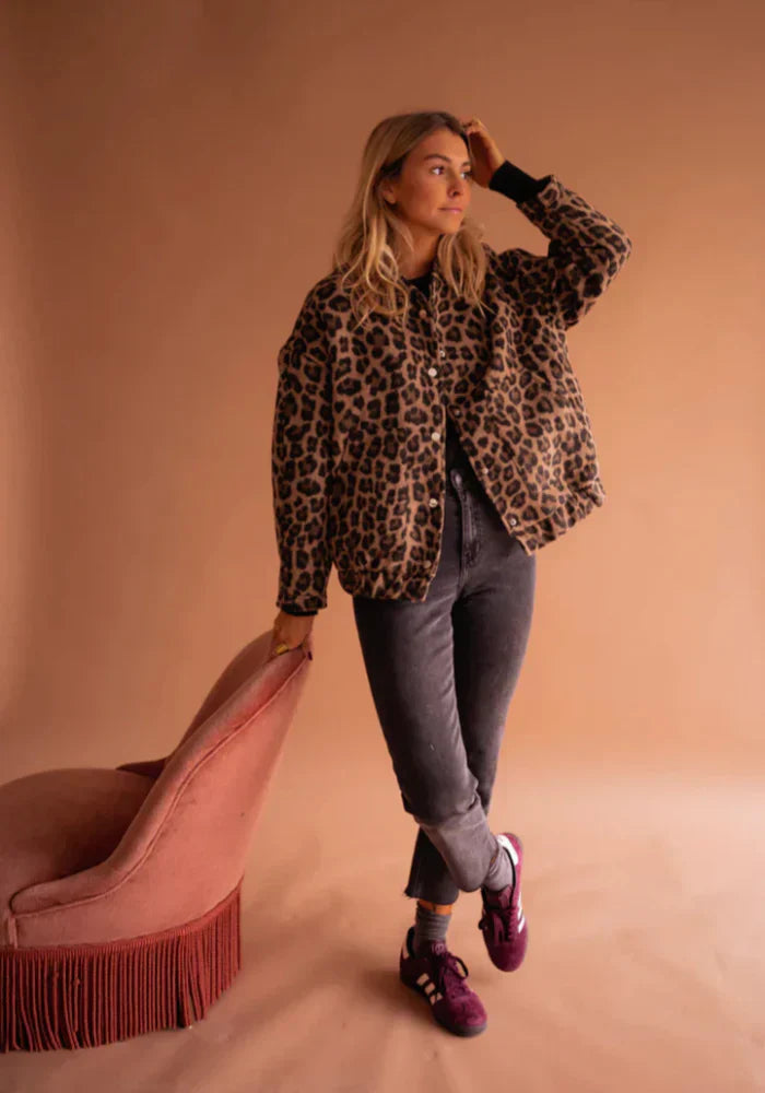 Valeria Women's Jacket – Elegant Leopard Jacket with Animal Print & Comfortable Fit
