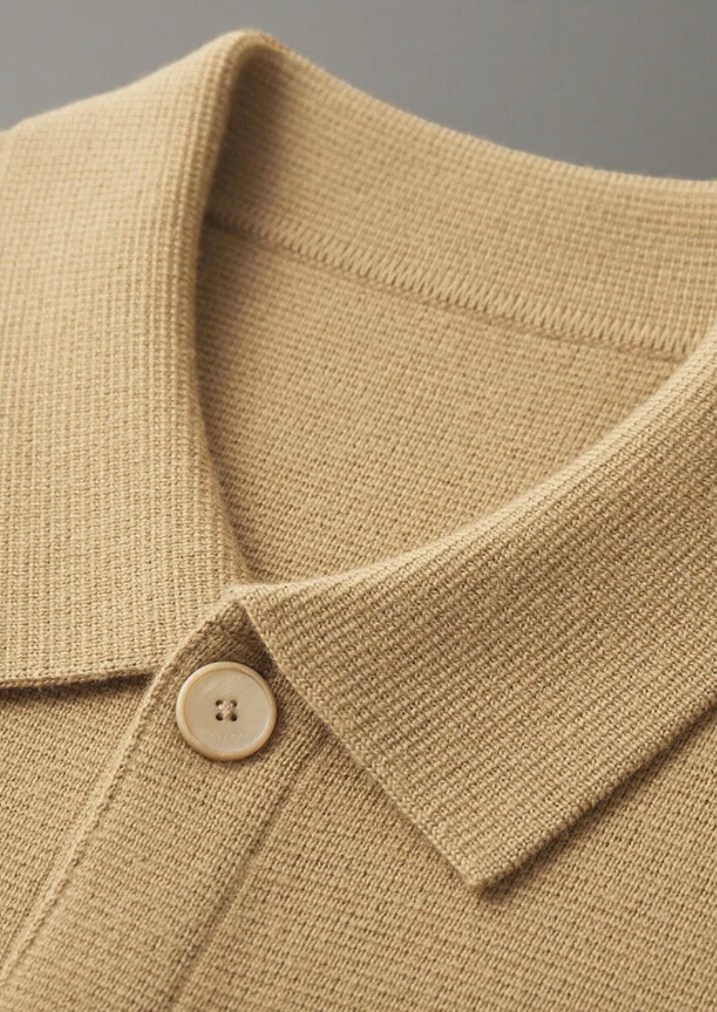 Men’s Button-Up Cardigan with Patch Pockets – Refined Everyday Layer
