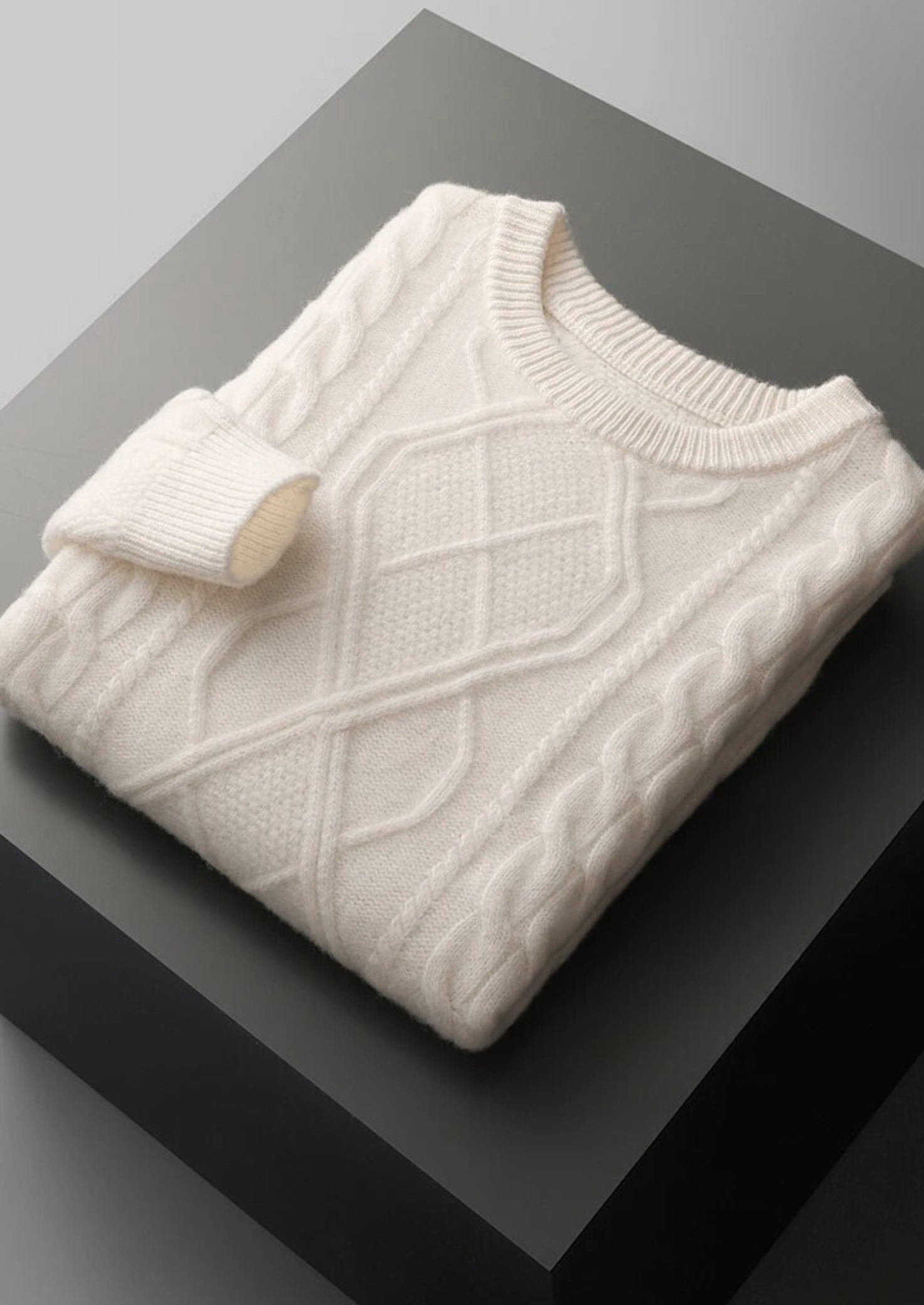 Men’s Cable Knit Crew Neck Sweater – Classic Winter Layer