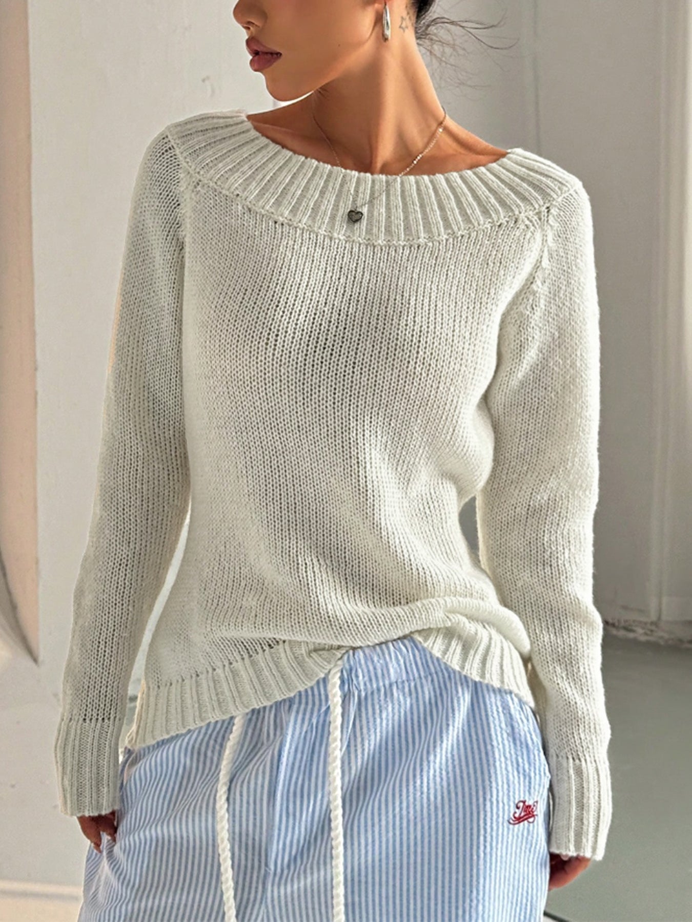 Melanie Pull Woman – Elegant Off-Shoulder Knit & Soft Knit Autumn/Winter
