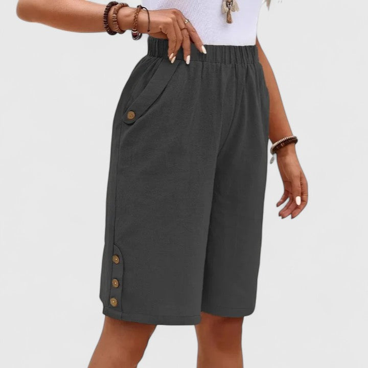 Comfortable Shorts – Flattering Silhouette & Waist-Defining Fit