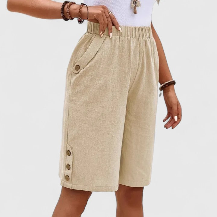 Comfortable Shorts – Flattering Silhouette & Waist-Defining Fit