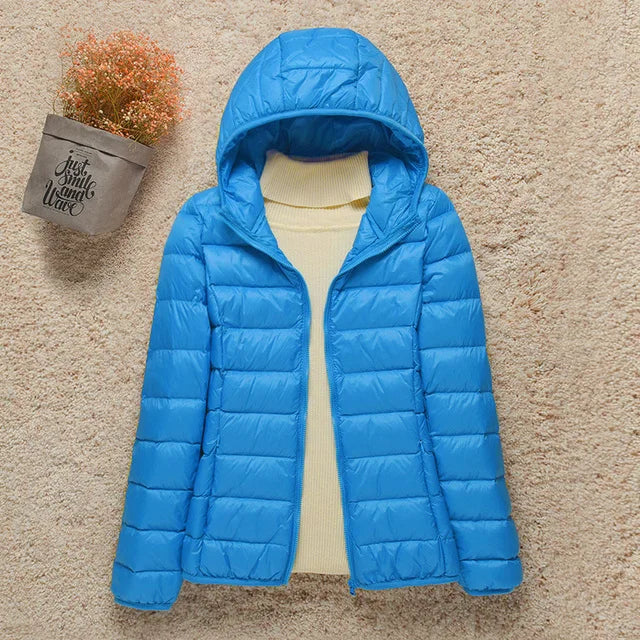 Daphne Mid-Season Jacket Women – Lightweight Down Jacket with Elegant Hood & Slim Fit
