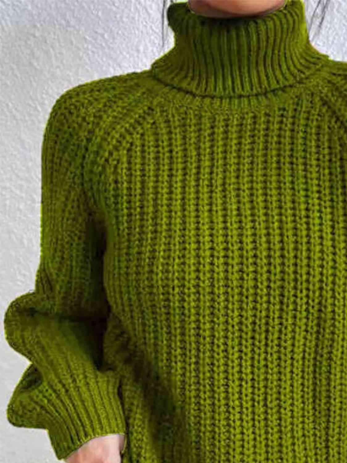Angela Pull Woman – Ribbed Turtleneck Sweater with Chic Side Slit for Elegant Autumn/Winter