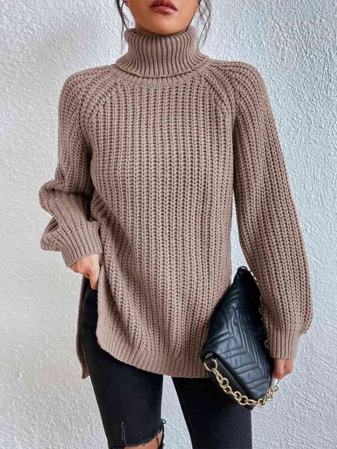 Angela Pull Woman – Ribbed Turtleneck Sweater with Chic Side Slit for Elegant Autumn/Winter