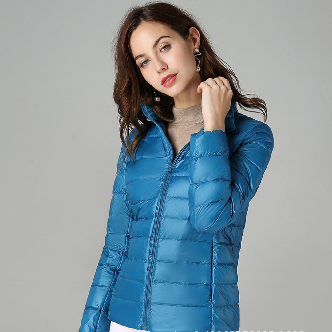Aurora Femme Waterproof Jacket – Lightweight, Versatile & Comfortable for Mid-Season