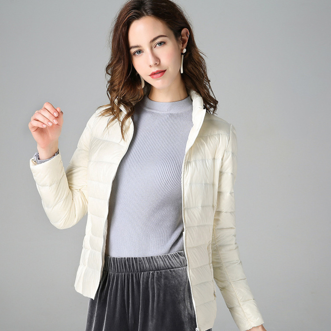 Aurora Femme Waterproof Jacket – Lightweight, Versatile & Comfortable for Mid-Season