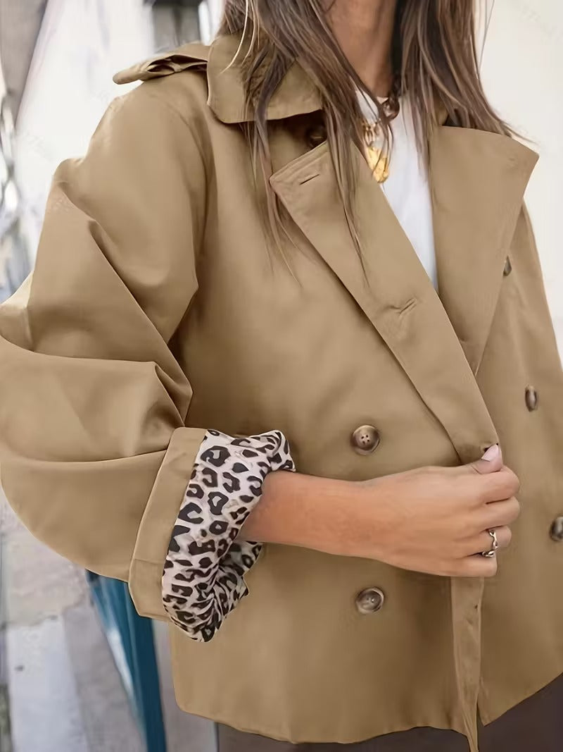 Georgia Trench Court Femme – Structured Mid-Season Jacket with Button Closure & Printed Lining