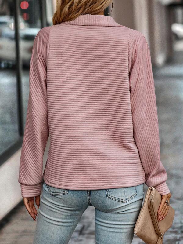 Danica Pull Woman – Soft Knit, Elegant Cut & Versatile Chic Style