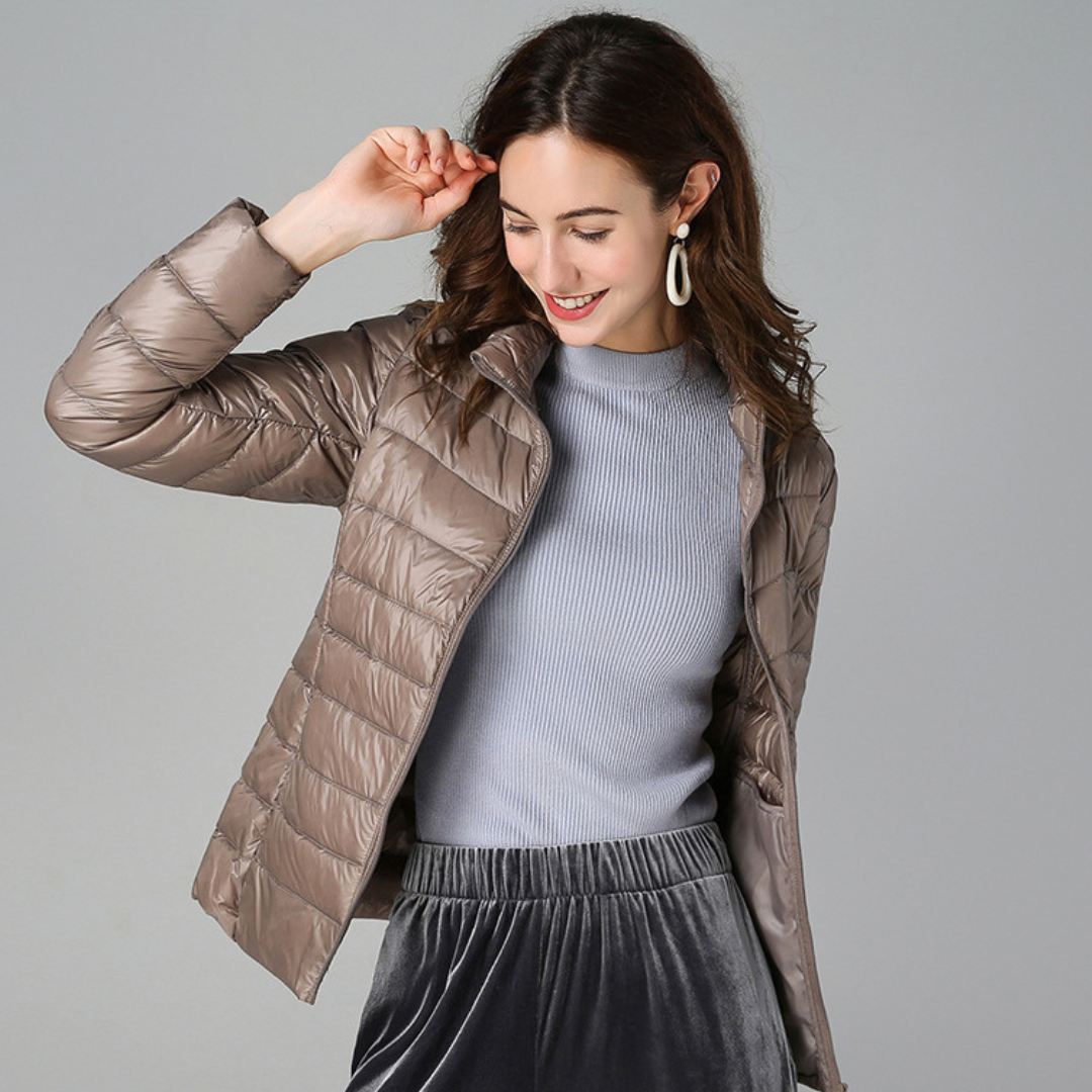 Aurora Femme Waterproof Jacket – Lightweight, Versatile & Comfortable for Mid-Season