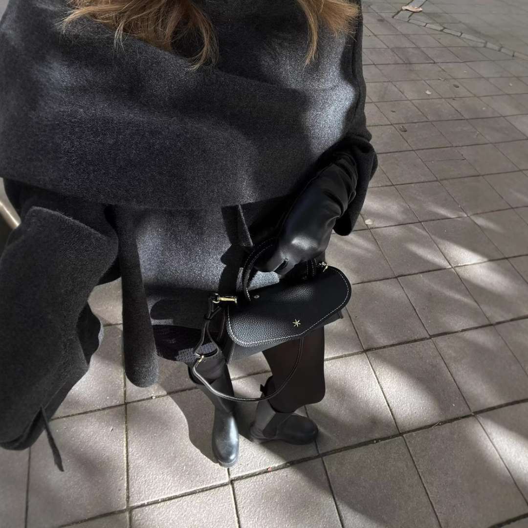 Emma Poncho Woman – Asymmetrical in Wool, Elegant & Ideal for Winter Warmth