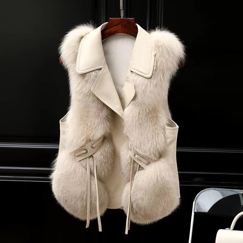 Dilara Women's Vest in Faux Fur – Elegant Design with Adjustable Cut & Soft Lining
