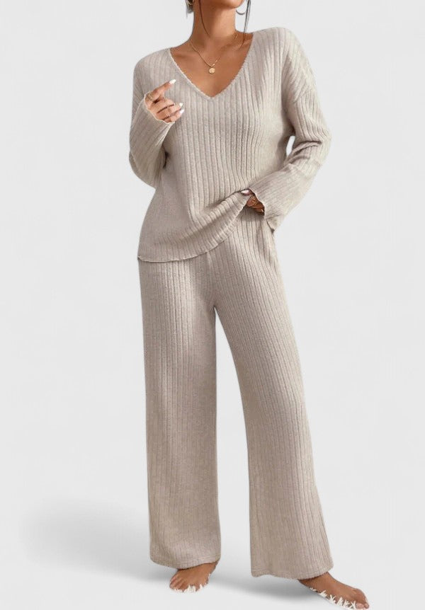 V-Neck Knit Women's Sweater – Lightweight Feel & Flattering Silhouette