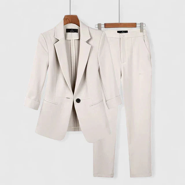 Fitted Tailored Blazer – Timeless Flattering Fit