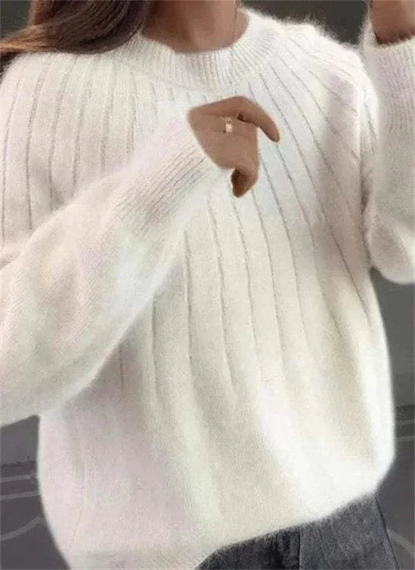 Phoebe Cashmere Sweater for Women – Soft and Luxurious Sweater with Classic Fit for Autumn and Winter