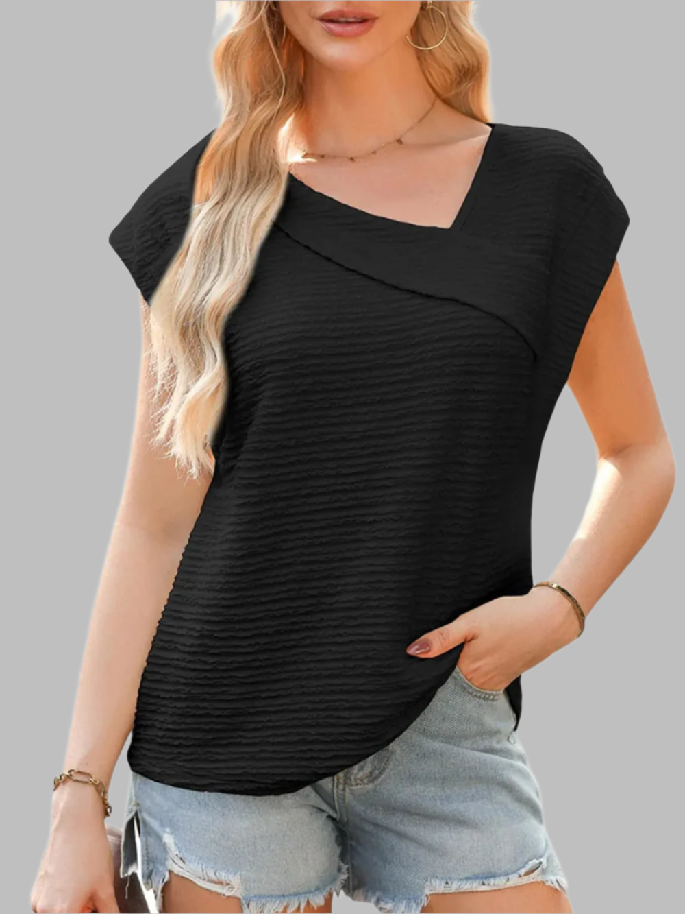 Daisy T-shirt Woman – Breathable T-shirt with Classic Cut and Soft Fabric for Any Occasion