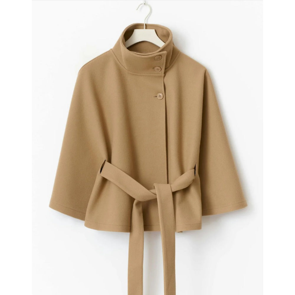 Charlotte Manteau Cape Femme – High Collar & Adjustable Belt for Elegance and Winter Warmth