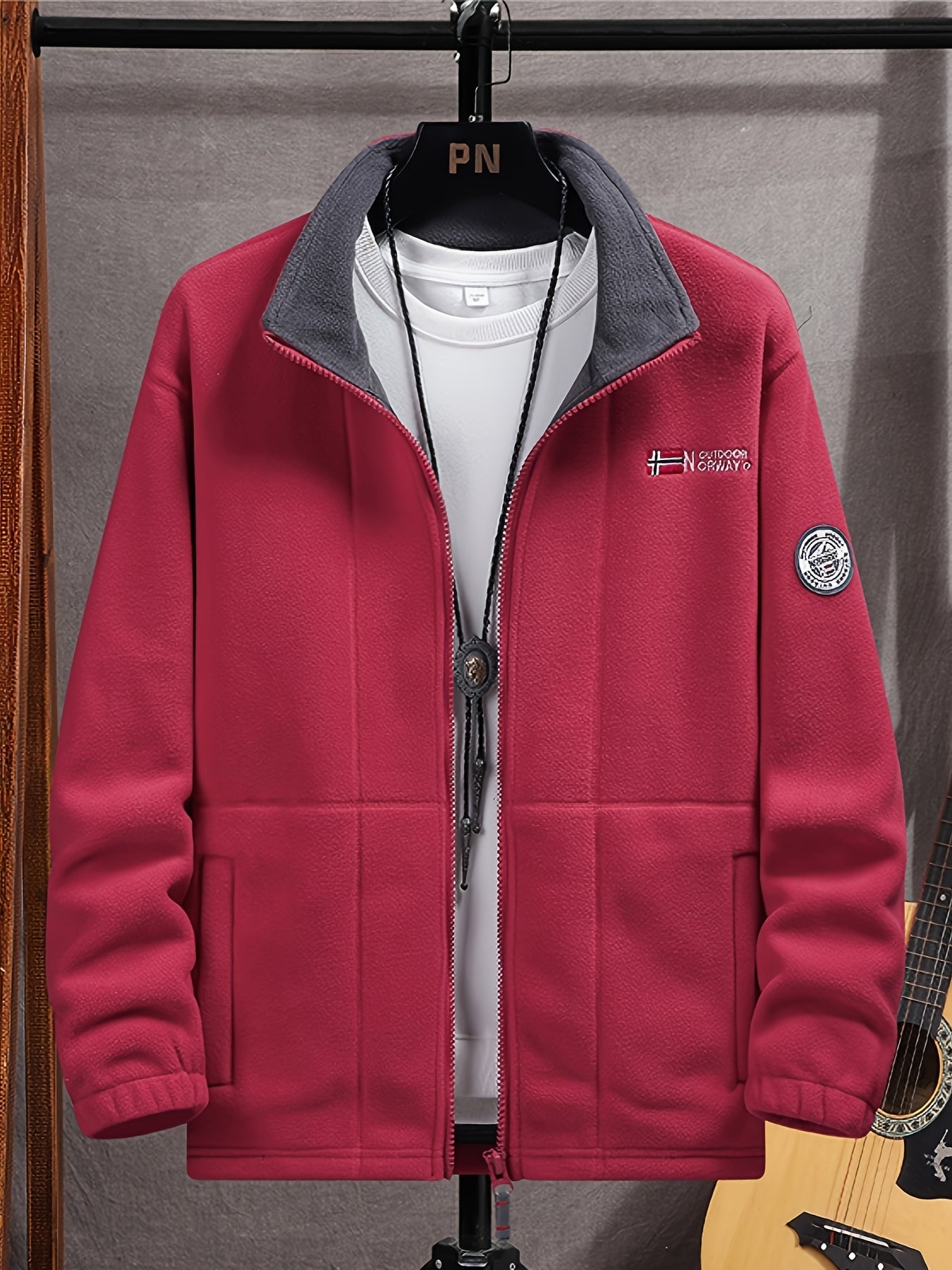 Julius Veste Polaire Outdoor Homme – Soft, Warm & Light with Protective Collar