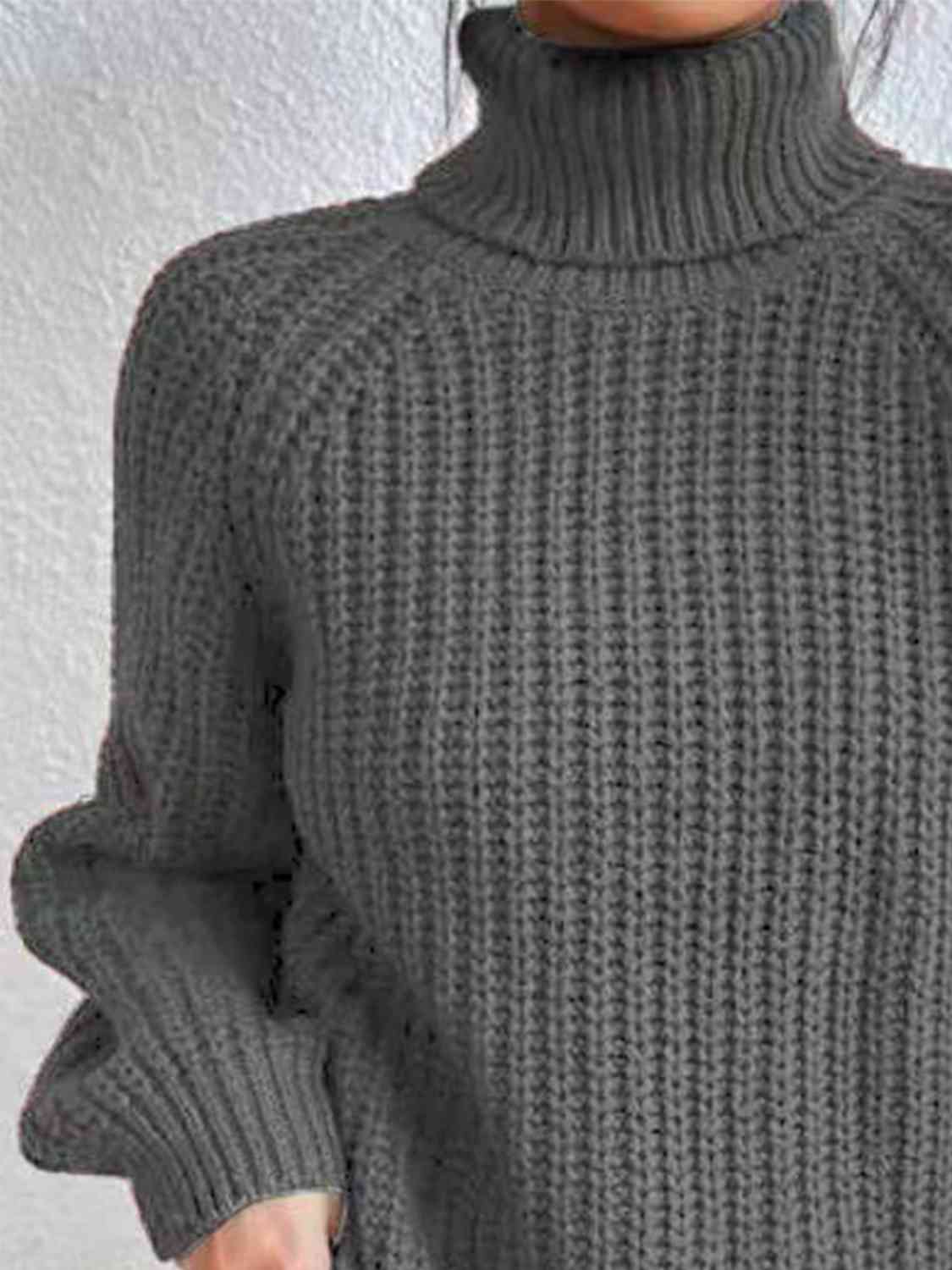 Angela Pull Woman – Ribbed Turtleneck Sweater with Chic Side Slit for Elegant Autumn/Winter