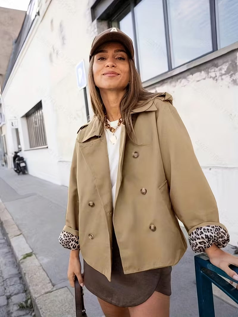 Georgia Trench Court Femme – Structured Mid-Season Jacket with Button Closure & Printed Lining