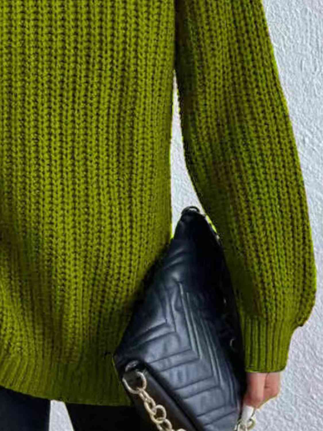 Angela Pull Woman – Ribbed Turtleneck Sweater with Chic Side Slit for Elegant Autumn/Winter