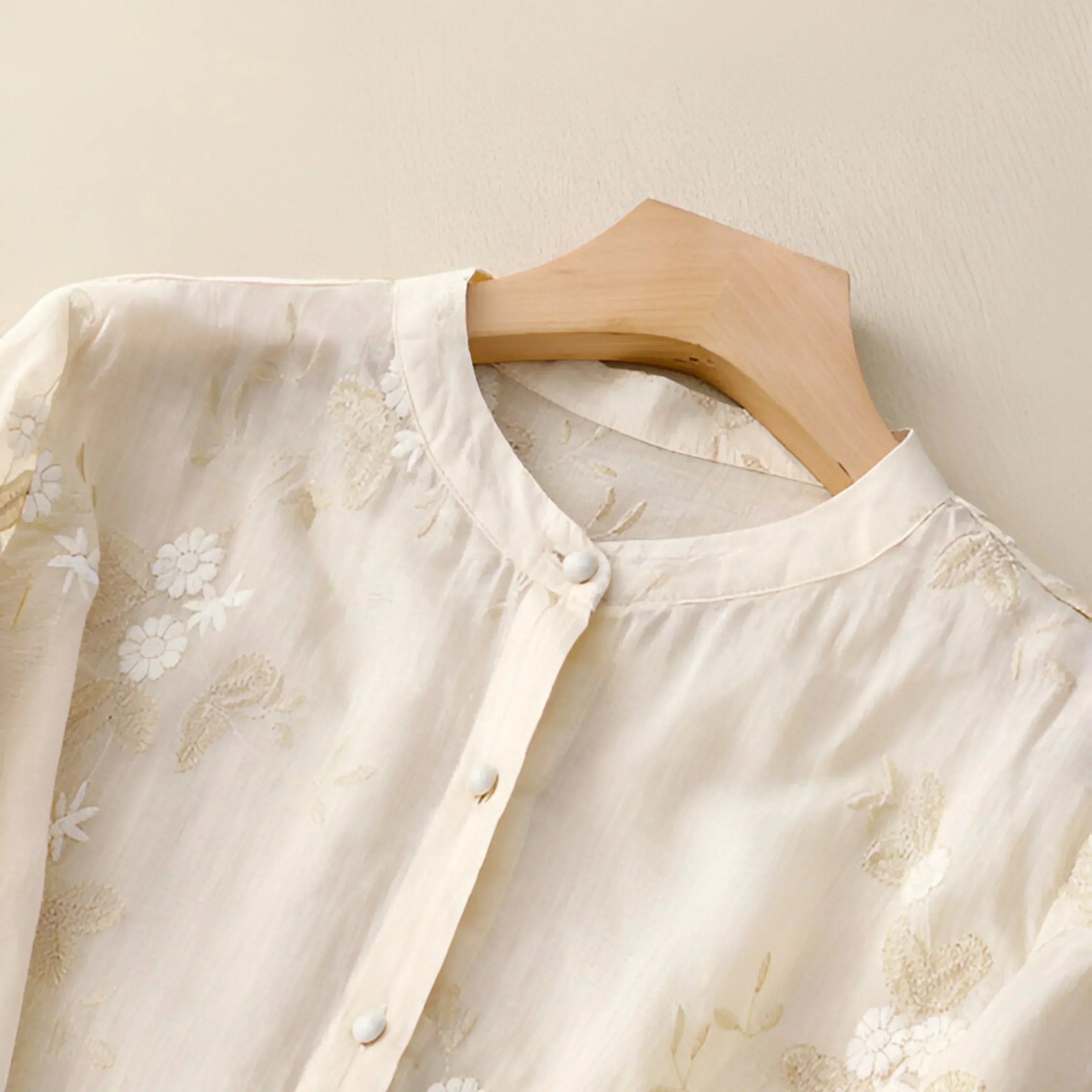 Emily Blouse Femme – Elegant Floral Blouse in Airy Fabric with Classic Cut