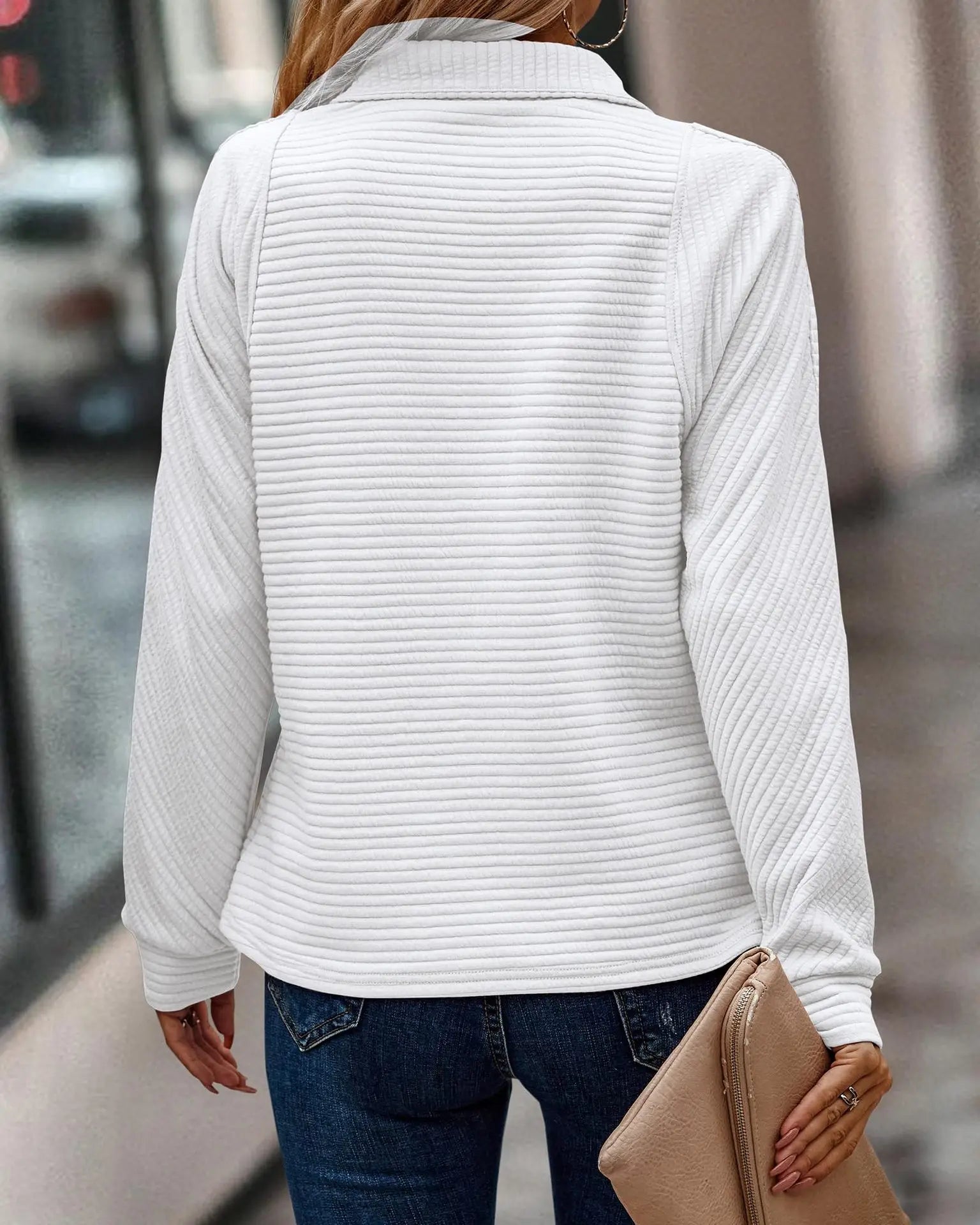 Danica Pull Woman – Soft Knit, Elegant Cut & Versatile Chic Style
