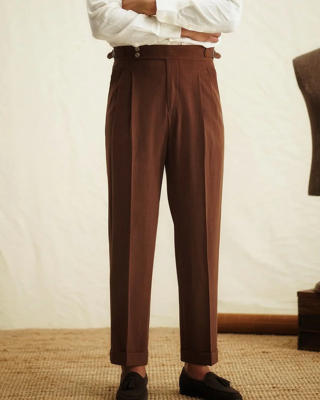 High-Waisted Trousers with Side Buckle – Tailored Fit
