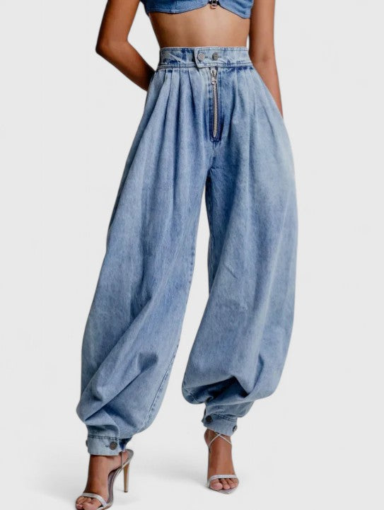 Women's Top – Flattering Silhouette & Waist-Defining Fit