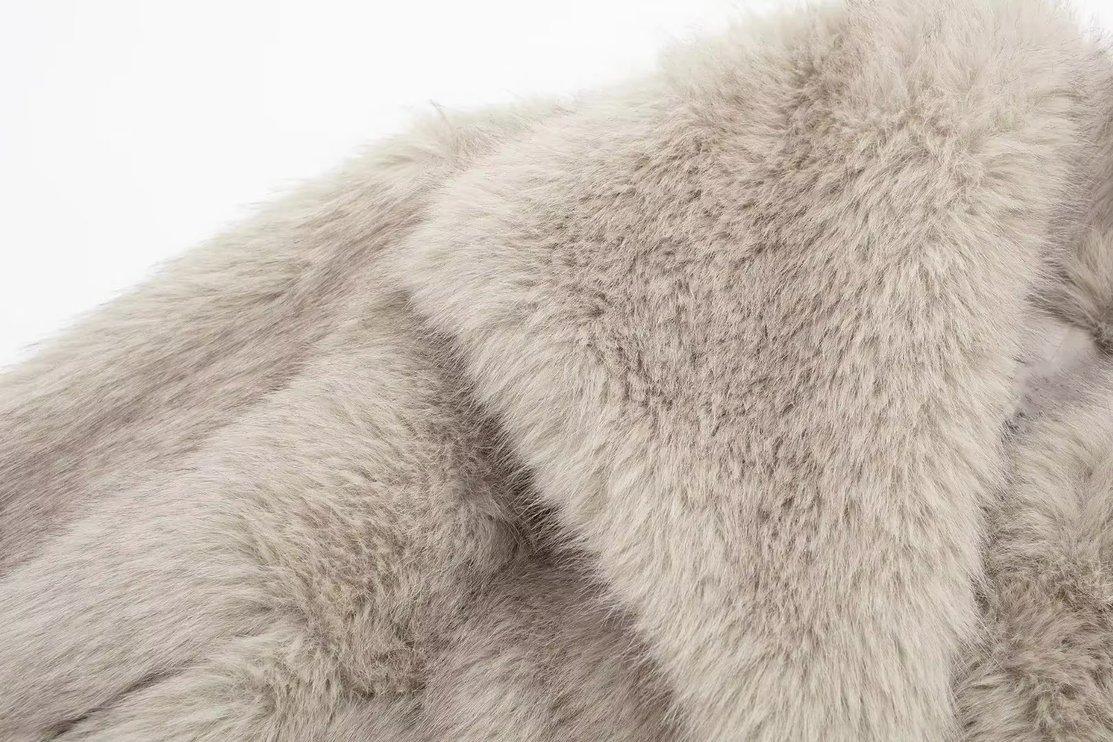 Liliana Manteau Luxe Femme – Ultra-Soft Faux Fur Coat with Elegant Style for Winter