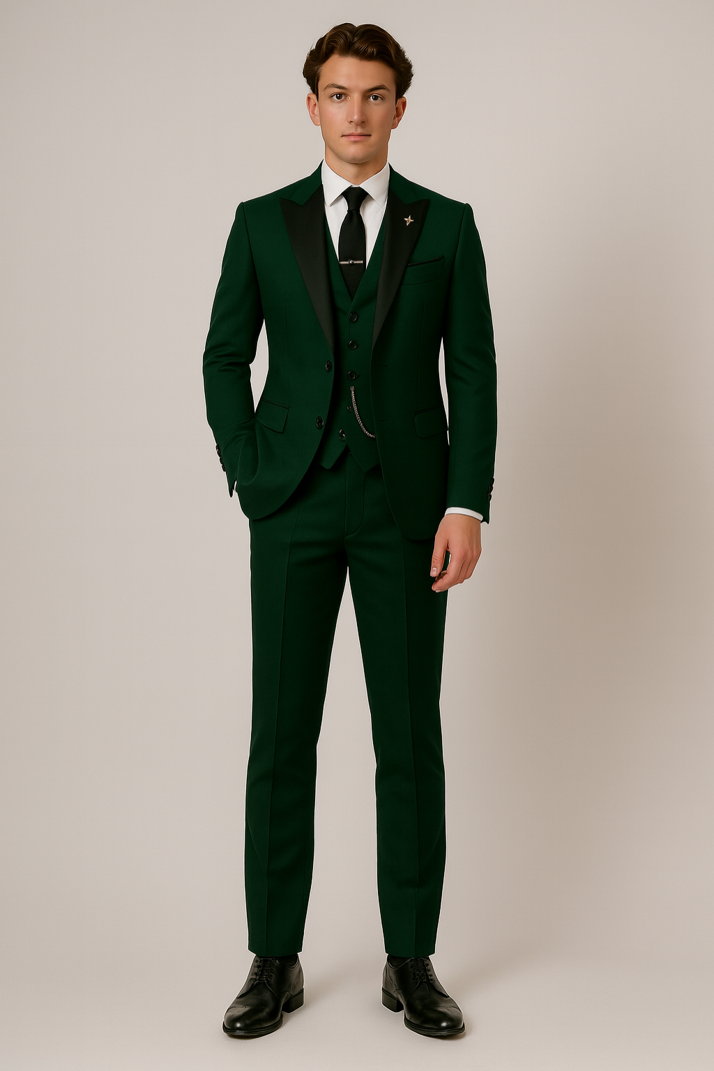 Men’s Dark Green Three-Piece Suit – Tailored, Contrast Lapel