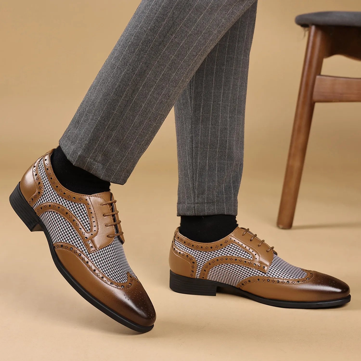 Men’s Houndstooth Oxford Dress Shoes – Classic Brogue Detailing