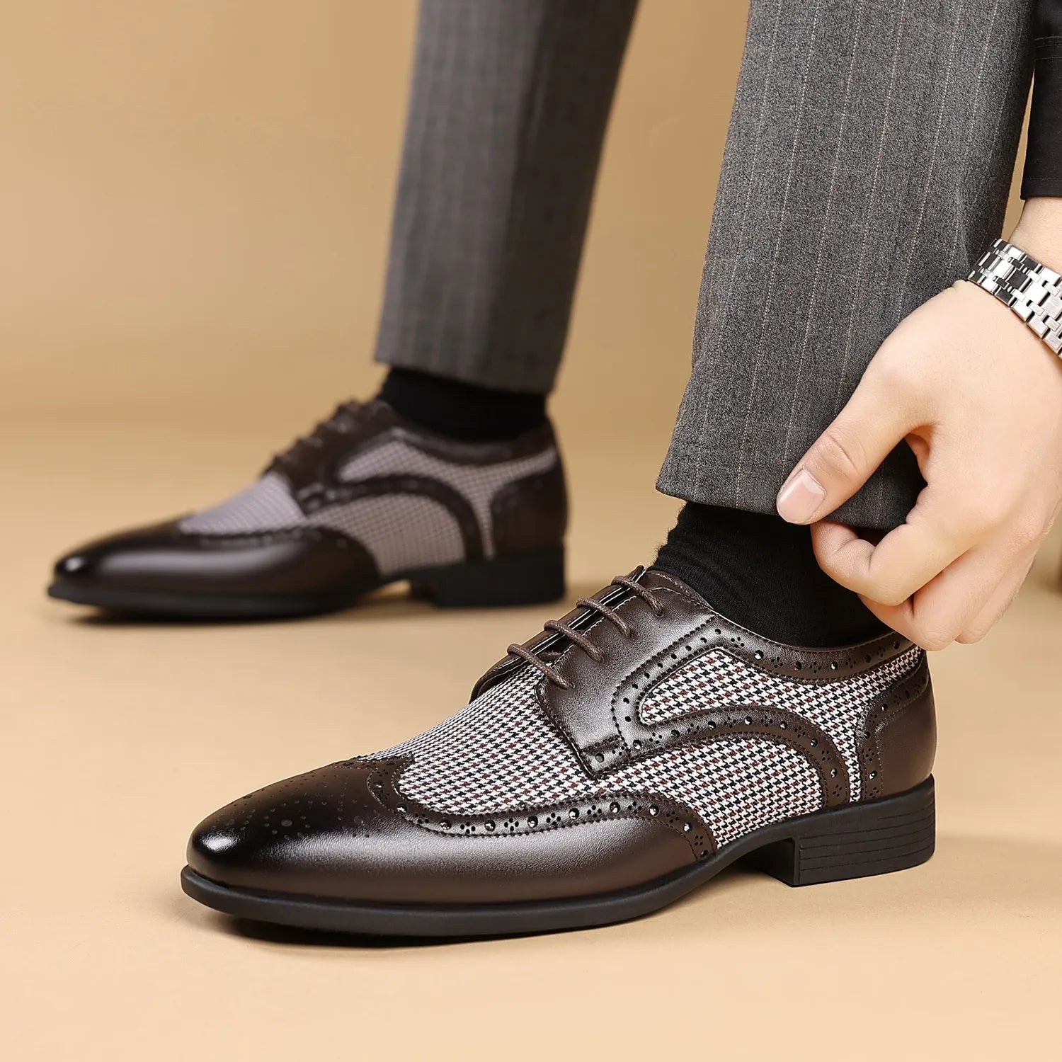 Men’s Houndstooth Oxford Dress Shoes – Classic Brogue Detailing