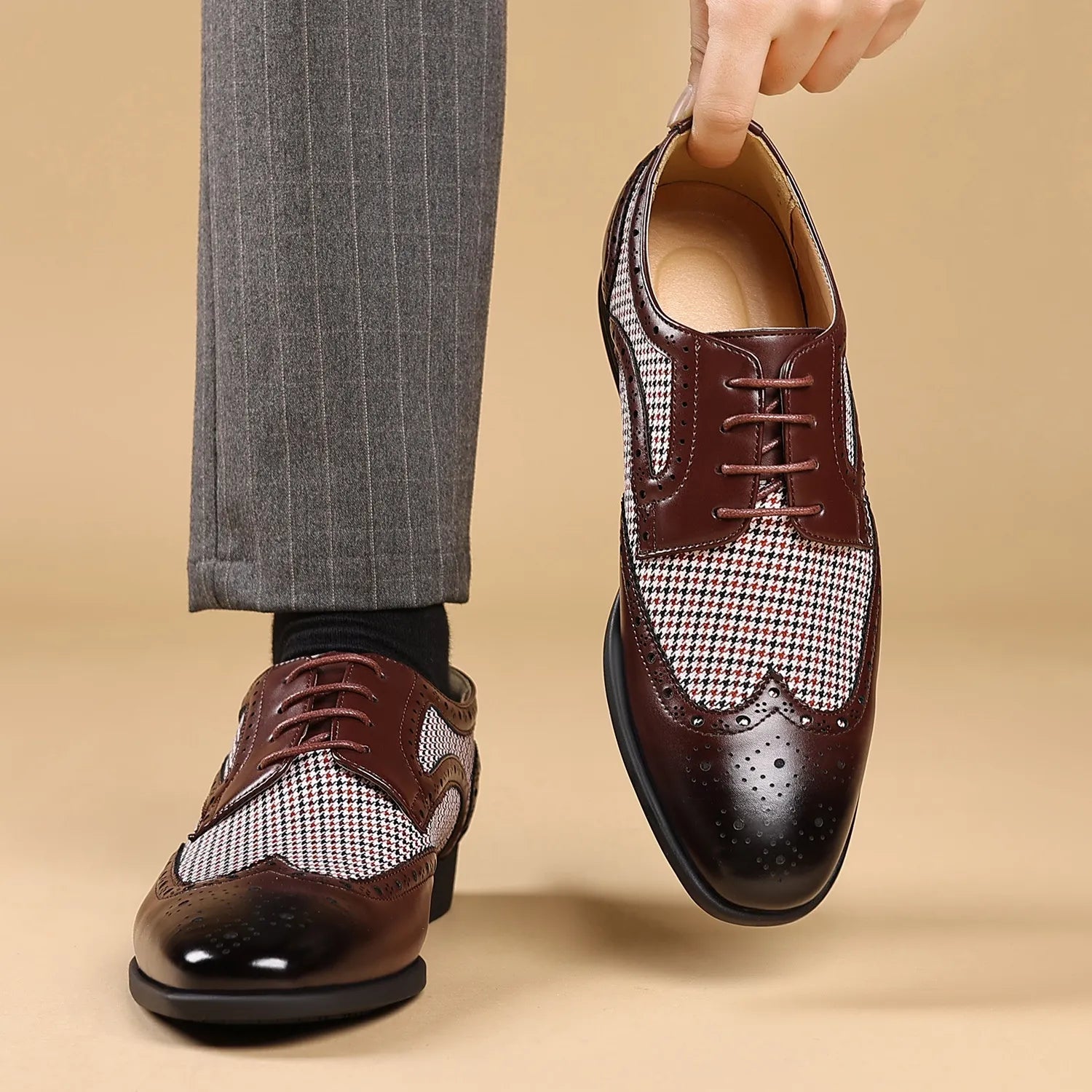 Men’s Houndstooth Oxford Dress Shoes – Classic Brogue Detailing