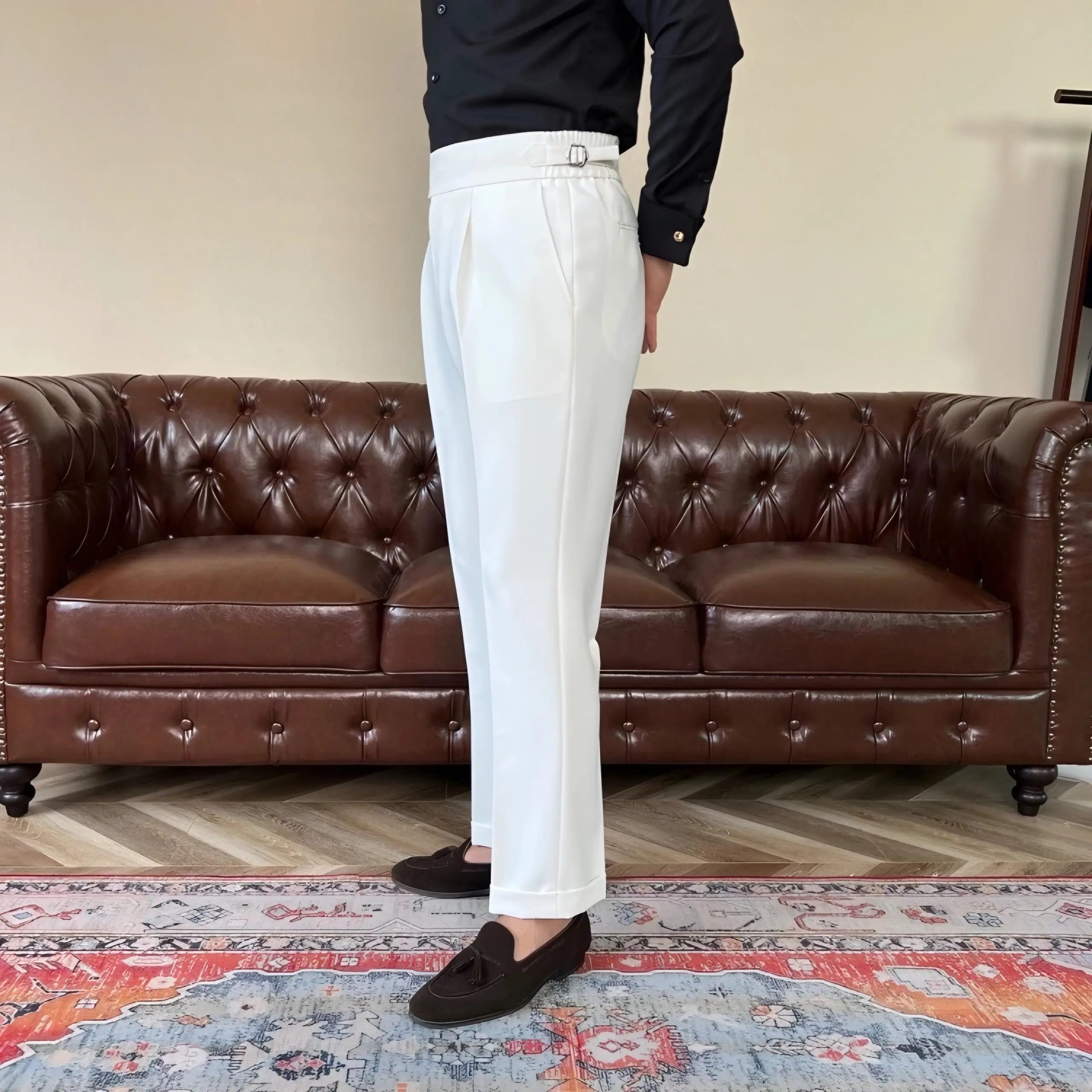 Men’s Pleated Trousers – Side-Tab Adjusters and Stretch Fit for Modern Tailoring