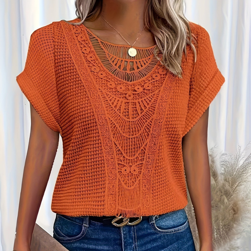 Helene Top Femme – Elegant lace design with flattering cut & comfortable fabric